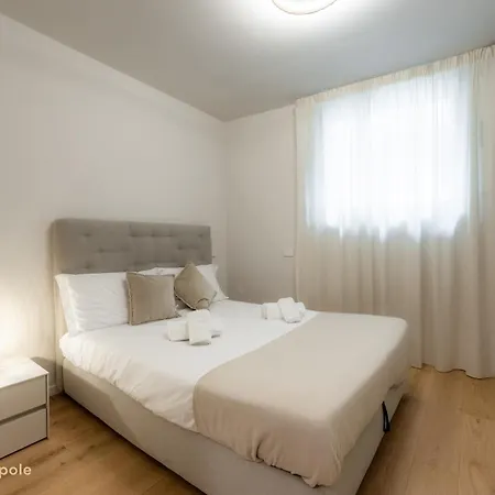 Chinatown Luxe, Garden Apartment Milan