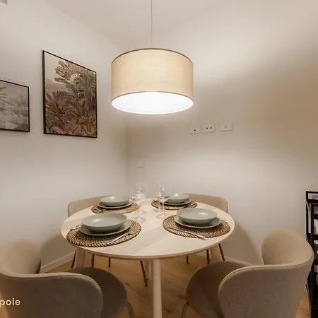 Chinatown Luxe, Garden Apartment Milan