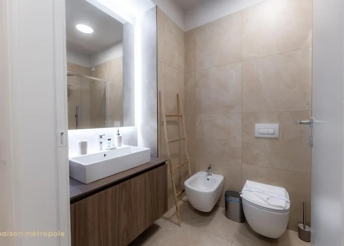 Chinatown Luxe And Garden Apartment