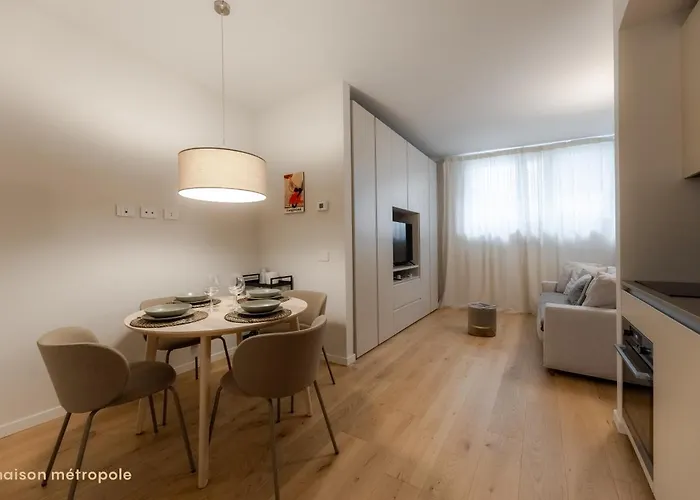 Chinatown Luxe And Garden Apartment